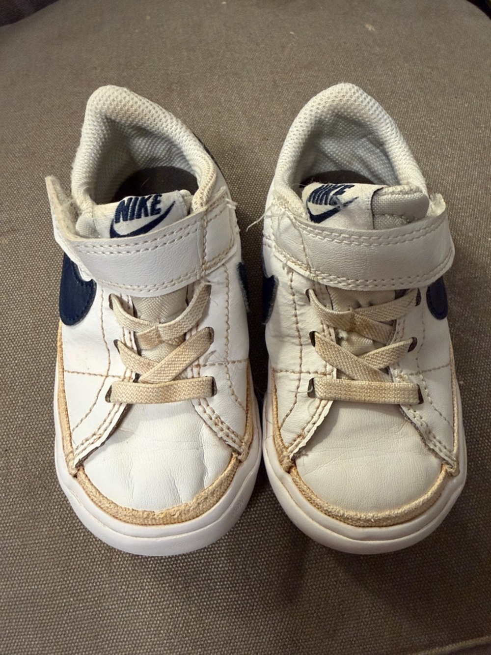 Nike 6C White and Navy Velcro Low-Top Sneakers